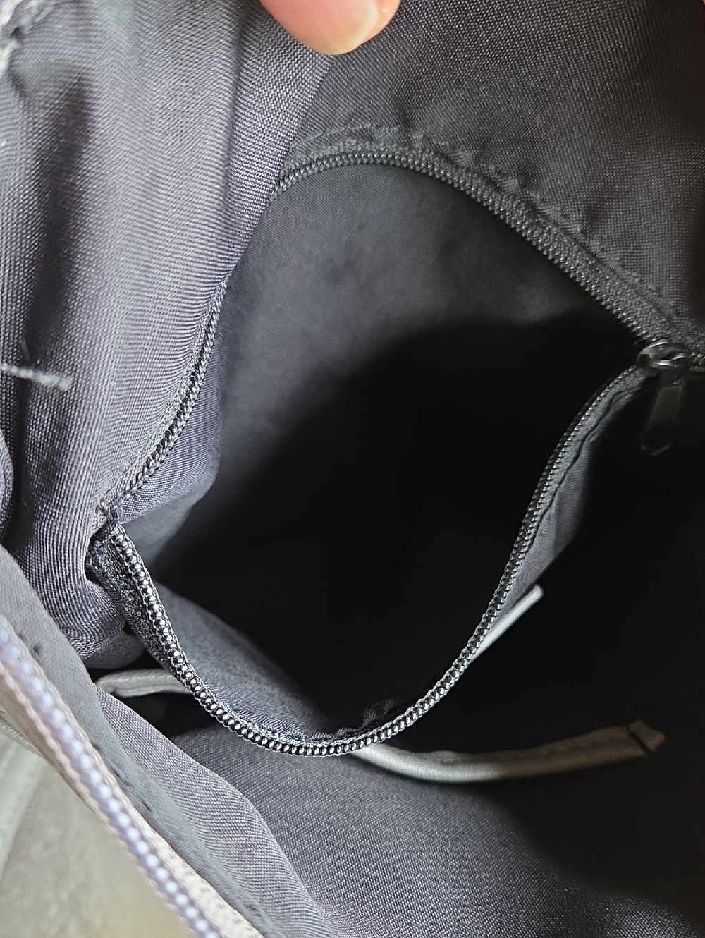 Nicole Miller Quilted Gray Crossbody Bag with Stud Detail ☆ Silver Metal Accents - Picture 6 of 16